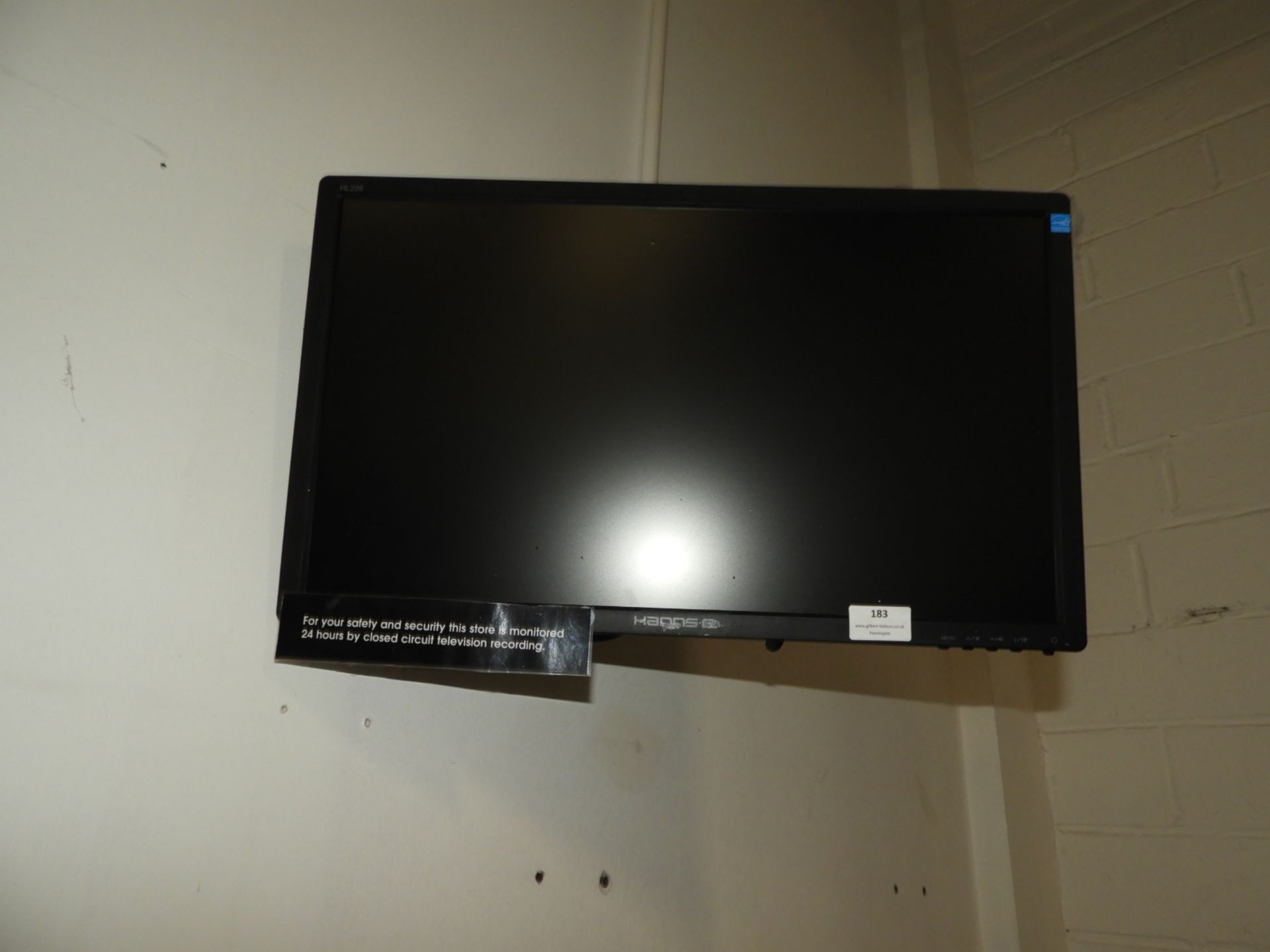 *HansG Monitor with Wall Bracket