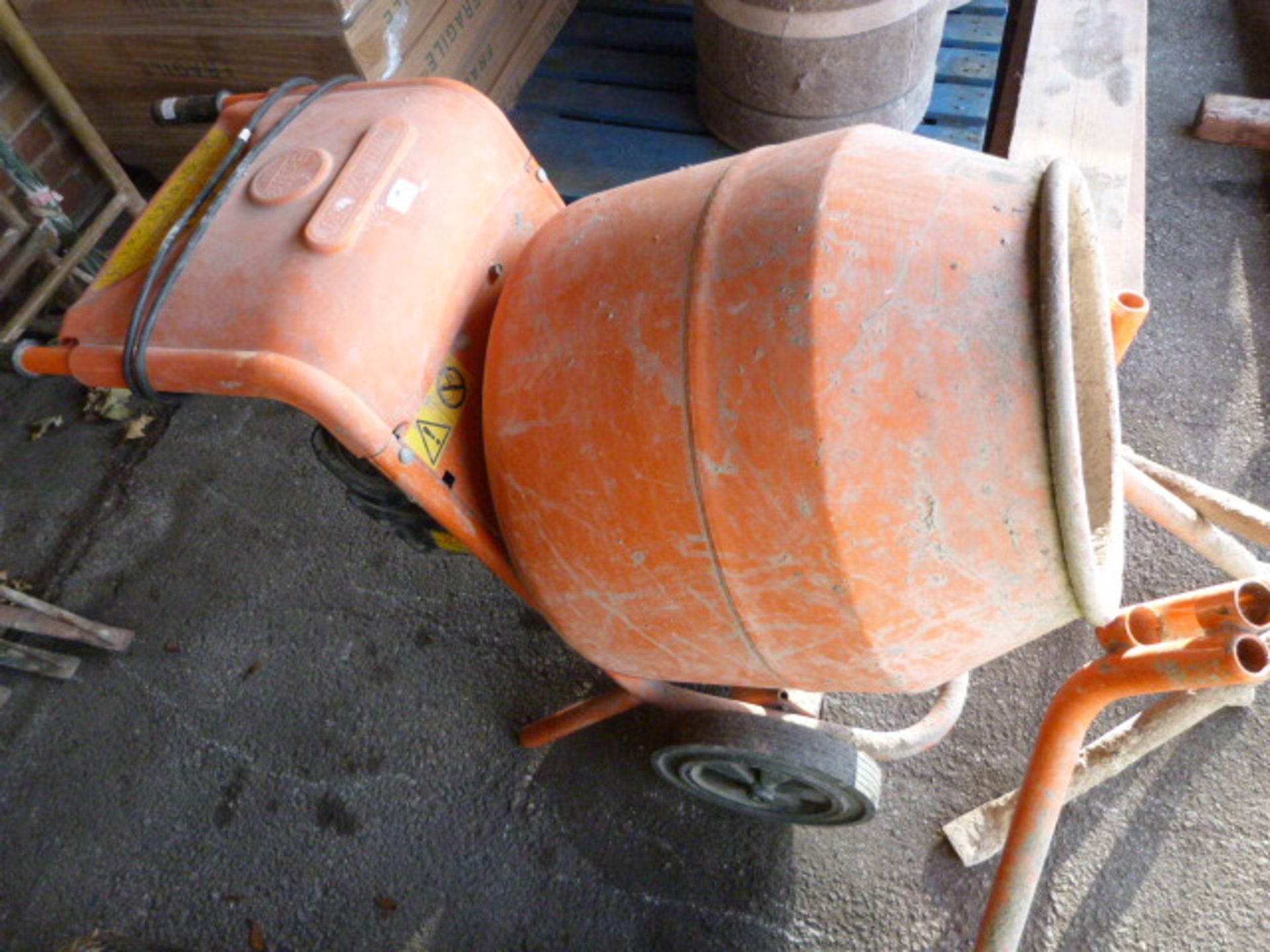 *Mini Mix 150 Bell Cement Mixer - Image 2 of 3