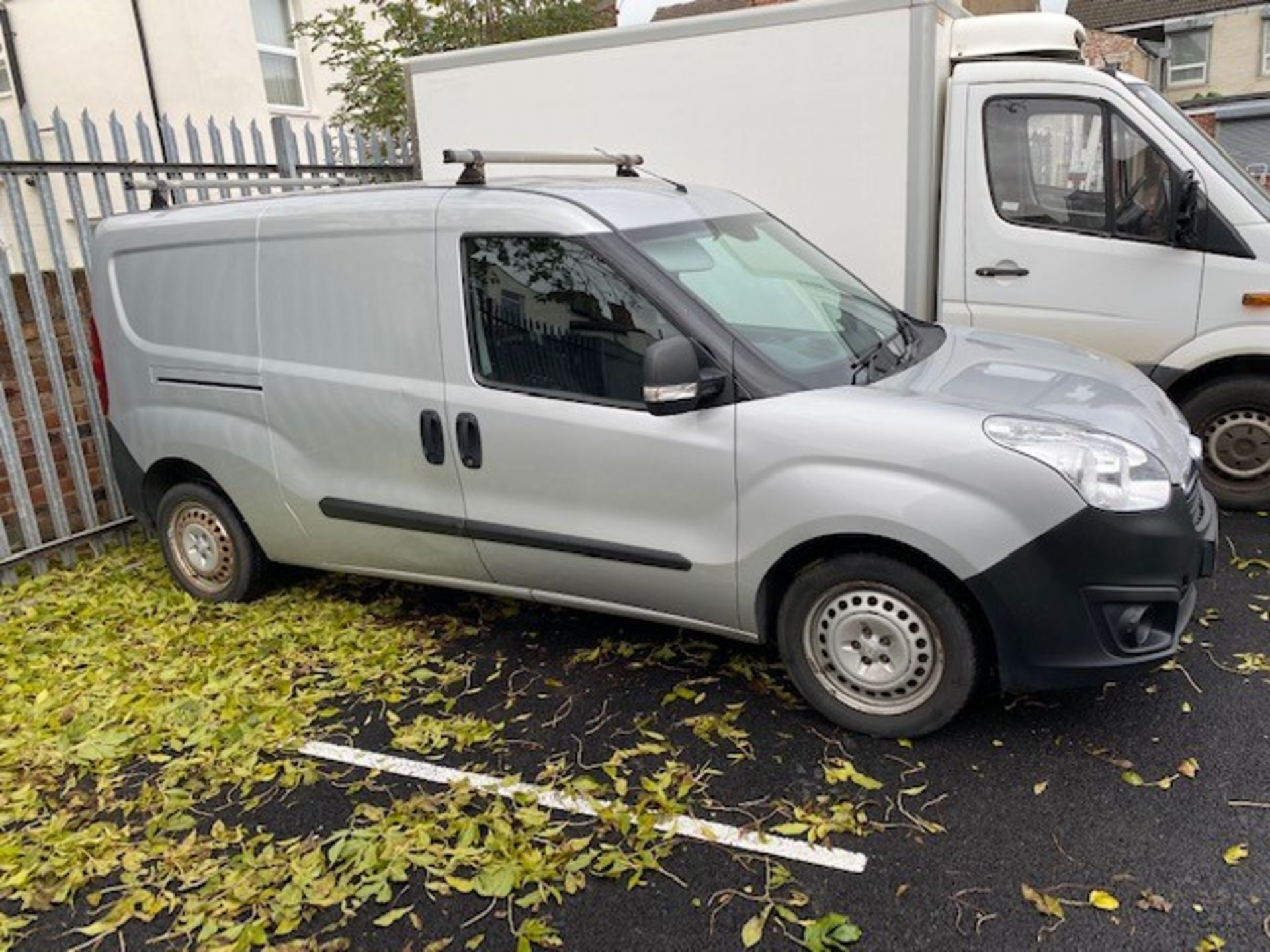 Vauxhall Combo 2300 L2H1 CDTI Panel Van REG: WR12 ZSN - MOT June 2022 - Mileage 99652, V5 & 1 Key - Image 2 of 6