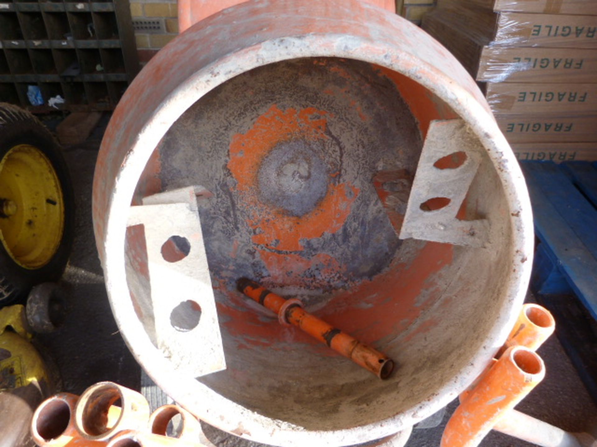 *Mini Mix 150 Bell Cement Mixer - Image 3 of 3