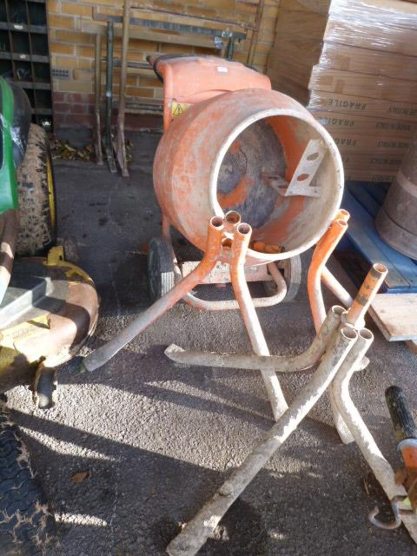 *Mini Mix 150 Bell Cement Mixer