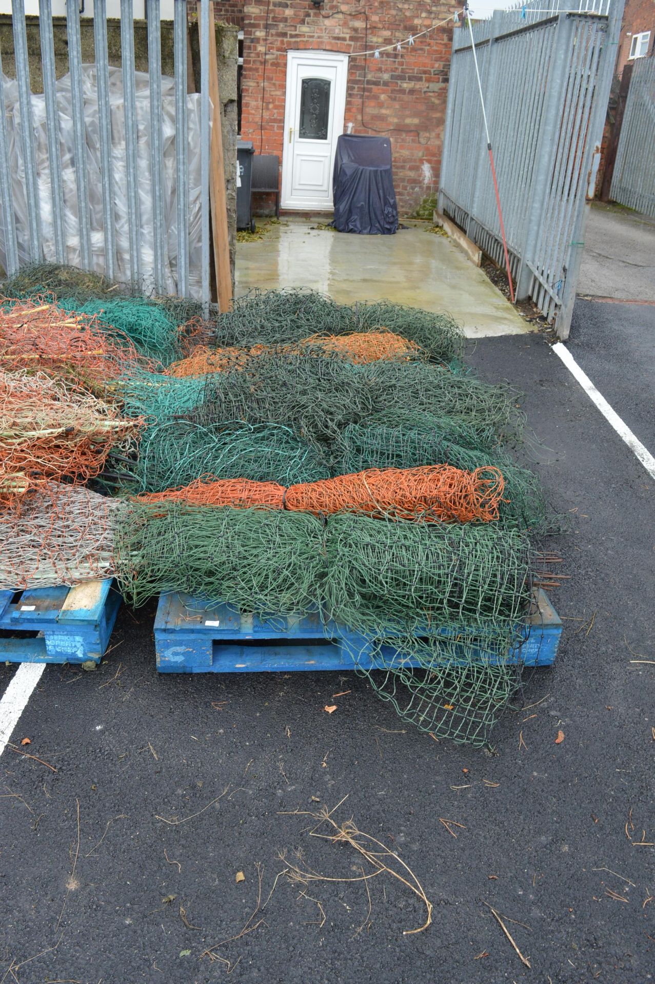 ~15 Assorted Lengths of Sheet Netting