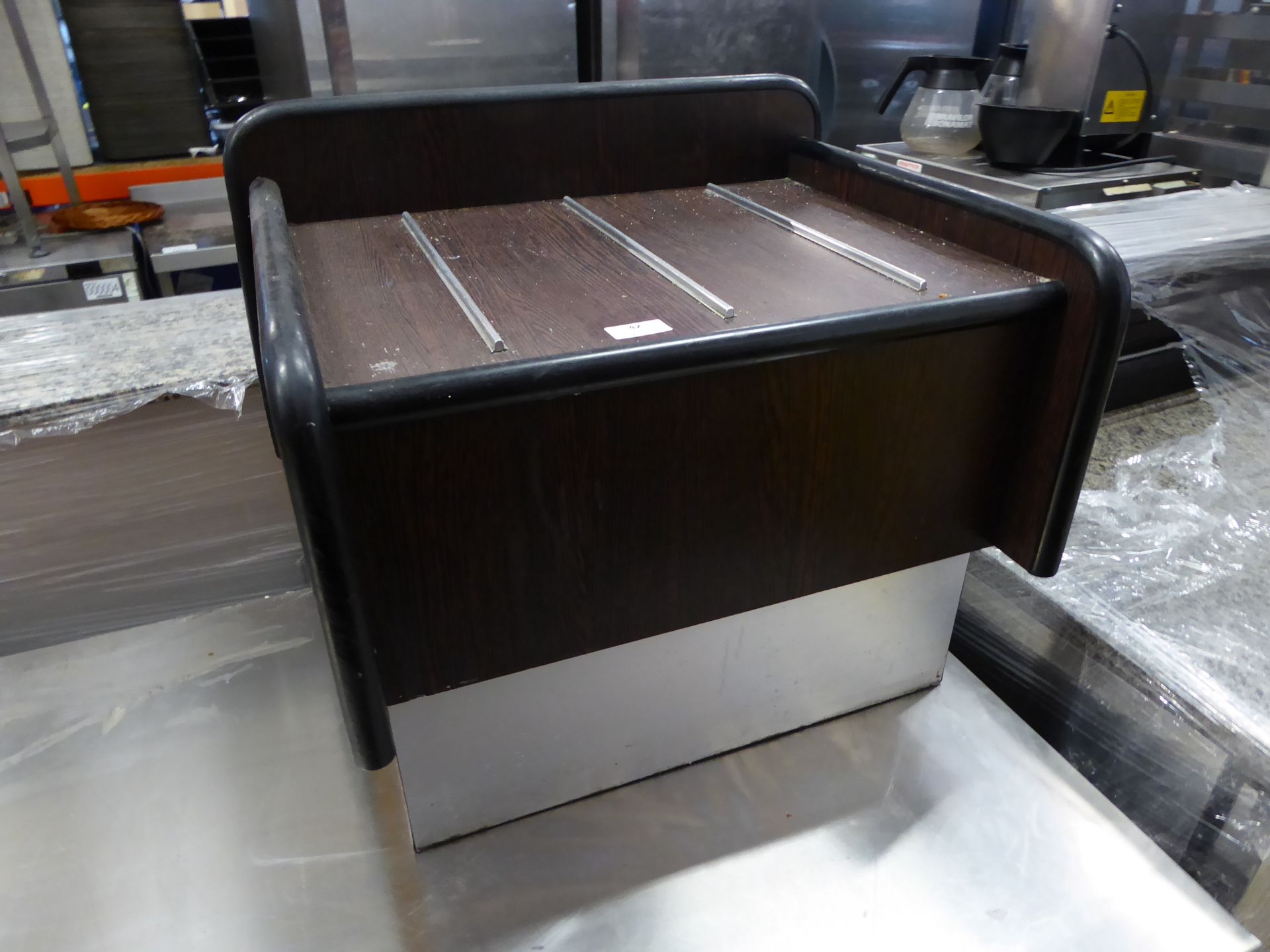 * tray stand 550 x 450 x 420