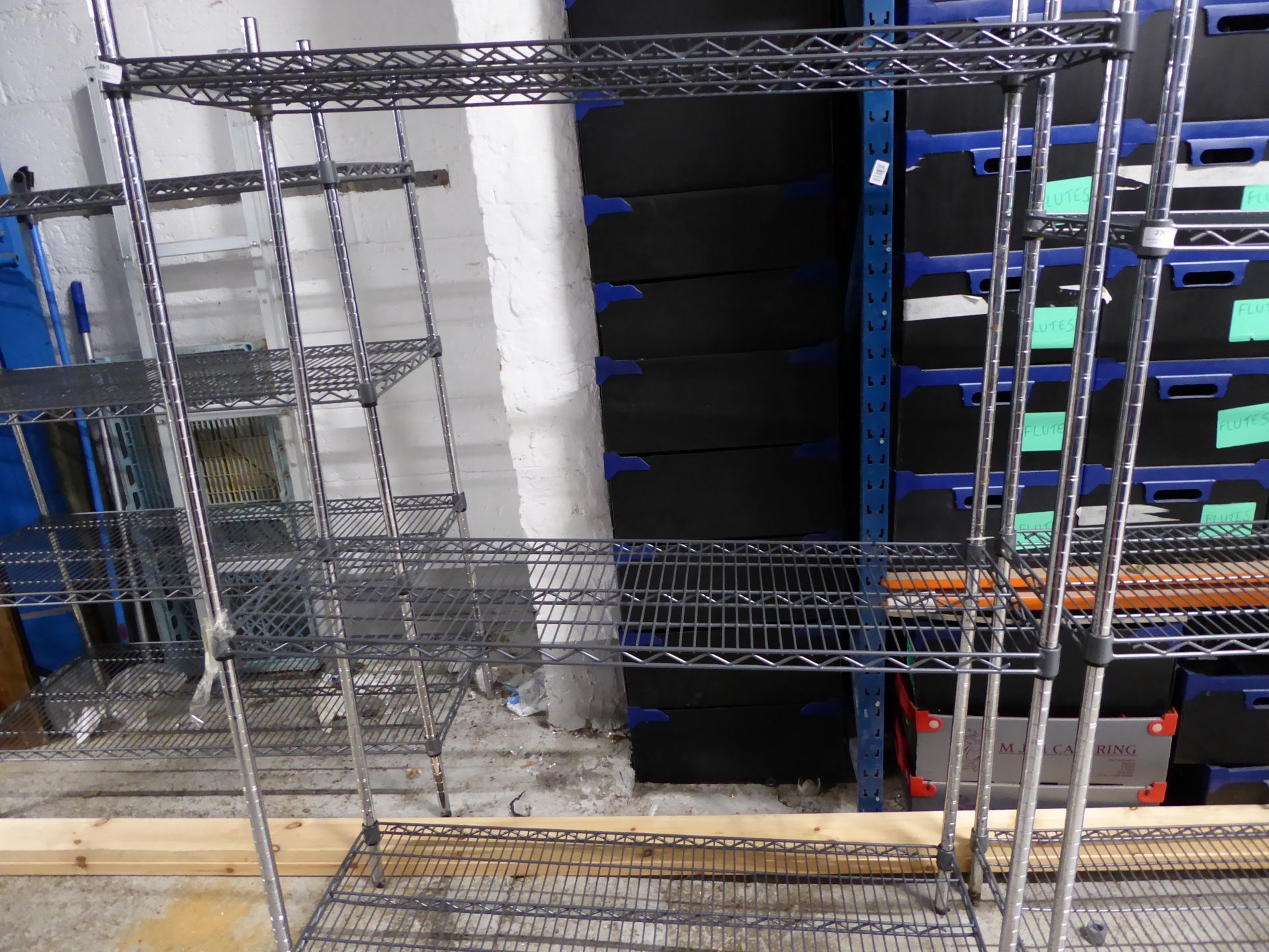 * wire rack 1190w x 400d x 1640h