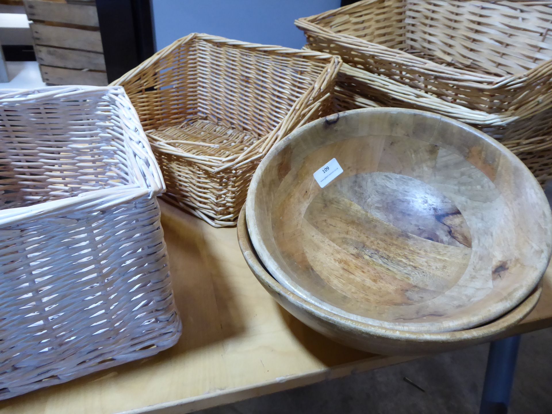 * collection of 5 wicker baskets and 2 wooden turned bowls - Image 2 of 2