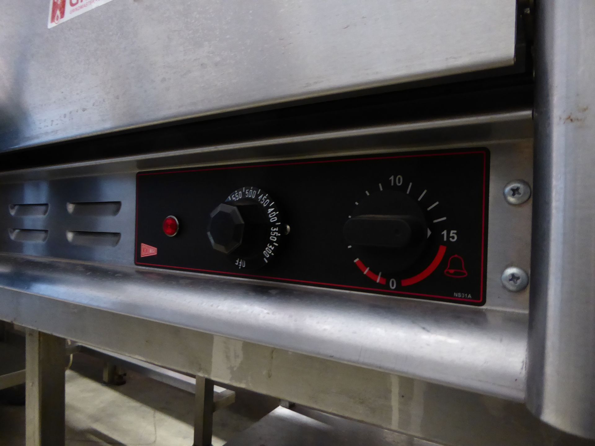 * grindmaster Cecilware 2 shelf pizza oven size 520 x 520 single phase electric - Image 3 of 3