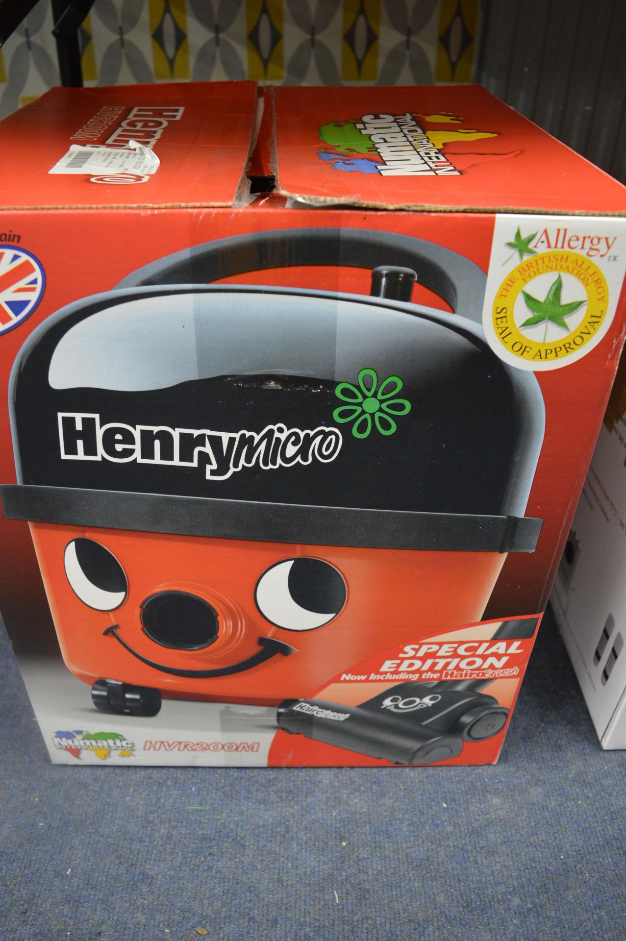 *Henry HVR200M Vacuum Cleaner