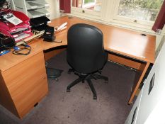 *L-Shape Workstation with Righthand Return, Standalone Drawer Pedestal, and Charcoal Chair
