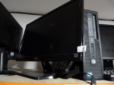 *HP Desktop Computer with Monitor and Keyboard