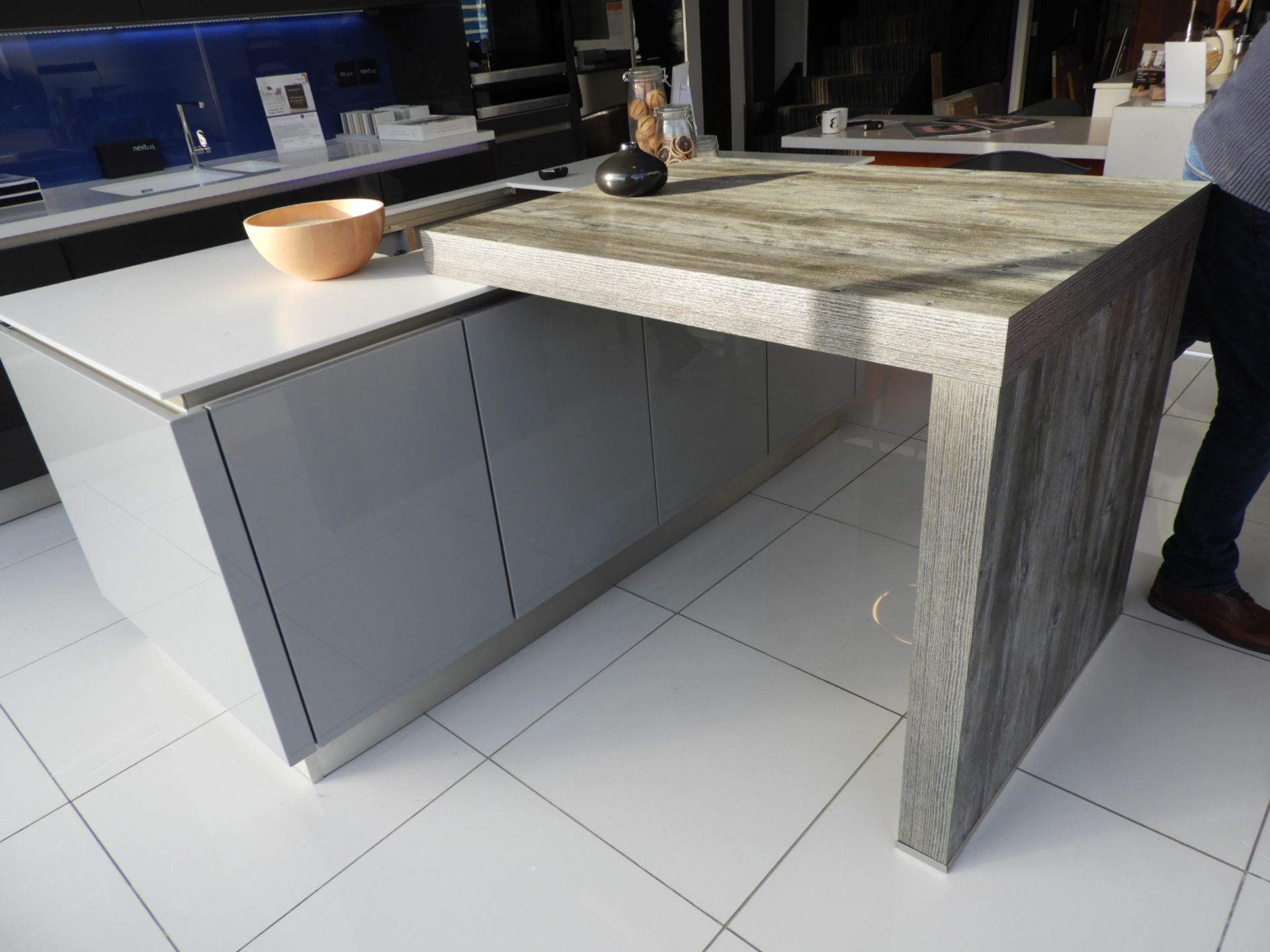 *High Gloss T-Shaped Island Unit with Fitted Drawers and Woodgrain Breakfast Bar - Image 2 of 2