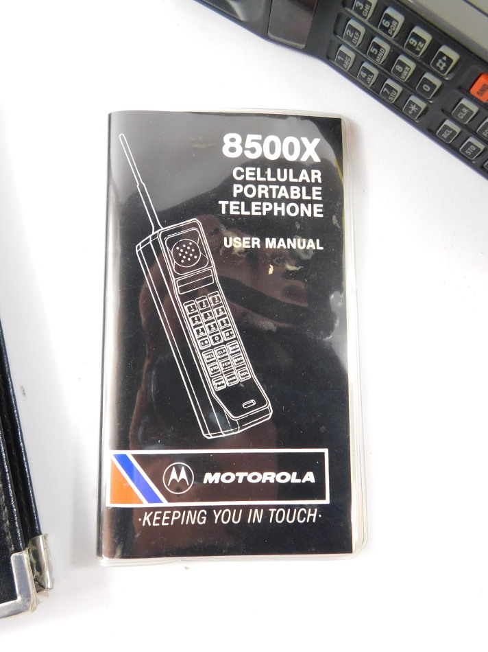 A Motorola Cellular portable telephone, model 8500X, with nickel cadmium battery, charger, bag and - Image 4 of 8