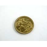 An Elizabeth II full gold sovereign 1963, 8.0g.