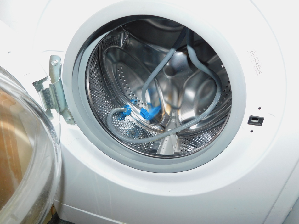 An Indesit 6kg A Class washing machine, model no IWSC61251. - Image 2 of 2