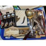 Plated flatware, including teaspoons, grapefruit spoons and knives, etc. (1 tray)