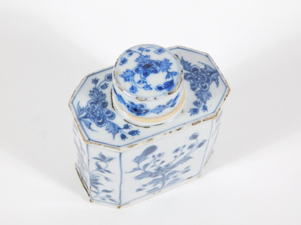 A 18thC Chinese porcelain octagonal tea canister and cover, of floral decoration, 11cm high. - Image 3 of 5