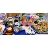 Decorative china and effects, to include blue and white willow pattern tea cups and saucers, various