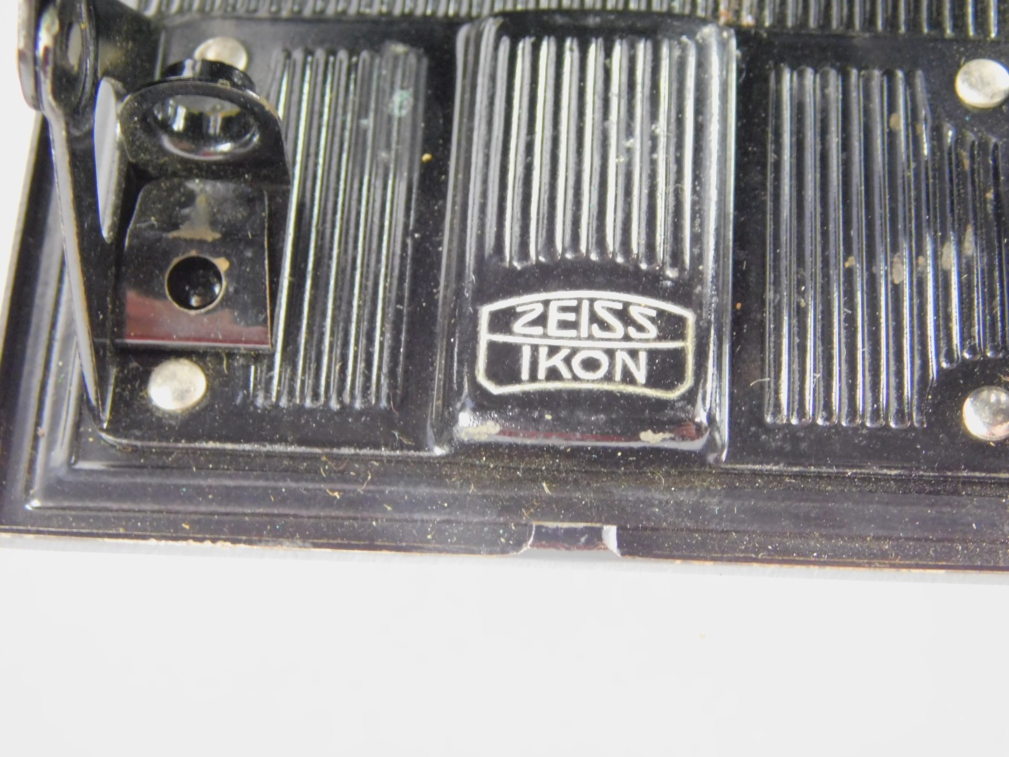 A Ziess Ikon Ikonta camera, with a Novar - Anstigmat 1:6, 3F=10, 5cm lens, no 1032789, cased. - Image 2 of 2