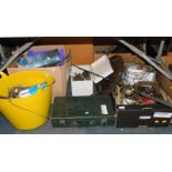 Mixed tools and accessories, including an oil can, door handles, extinguisher, etc. (3 boxes, 1