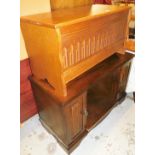 A carved oak blanket box, the front with arched patterned design, 40cm high, 80cm wide, 33cm deep,