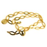 A 9ct gold loop necklace, with a clip clasp, 43cm long, 4g.