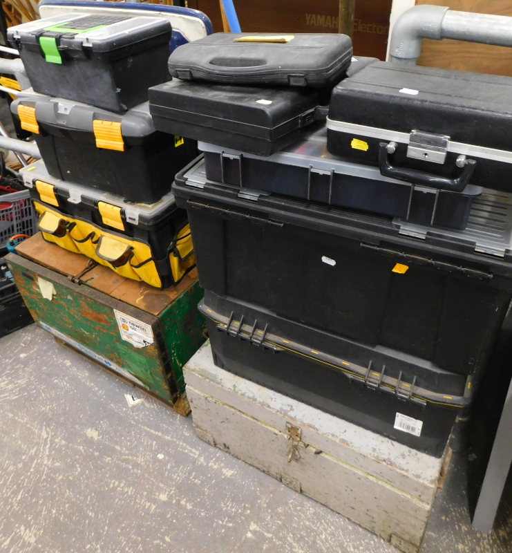 A quantity of tool chests, etc.