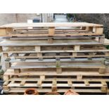 A quantity of rectangular pallets, some (AF)