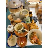 Studio pottery, stoneware, etc., to include a stoneware jar, studio pottery dish with mouse,