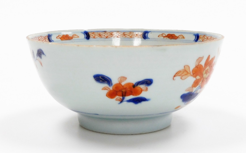 A group of Chinese porcelain, comprising a floral decorated Chinese Imari bowl decorated with - Image 3 of 25