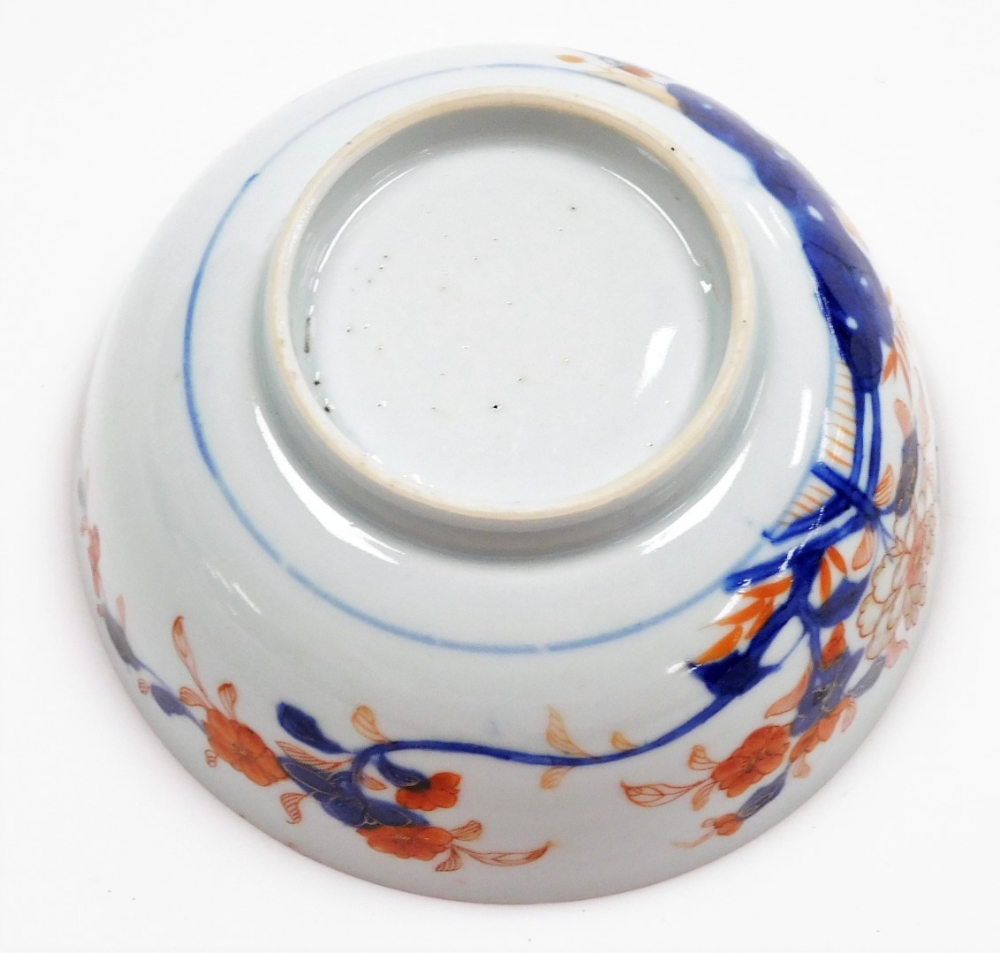 A group of Chinese porcelain, comprising a floral decorated Chinese Imari bowl decorated with - Image 4 of 25