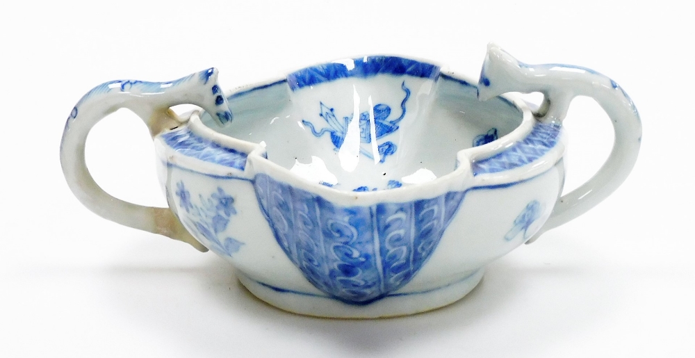 A group of Chinese porcelain, comprising a floral decorated Chinese Imari bowl decorated with - Image 14 of 25