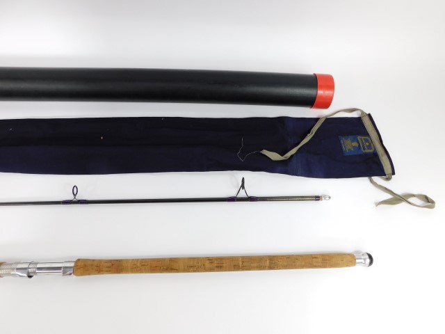 A Hardy Favourite graphite spinning rod, two piece, 10' (305cm), 10g - 50g, with bag and tube. - Image 2 of 5