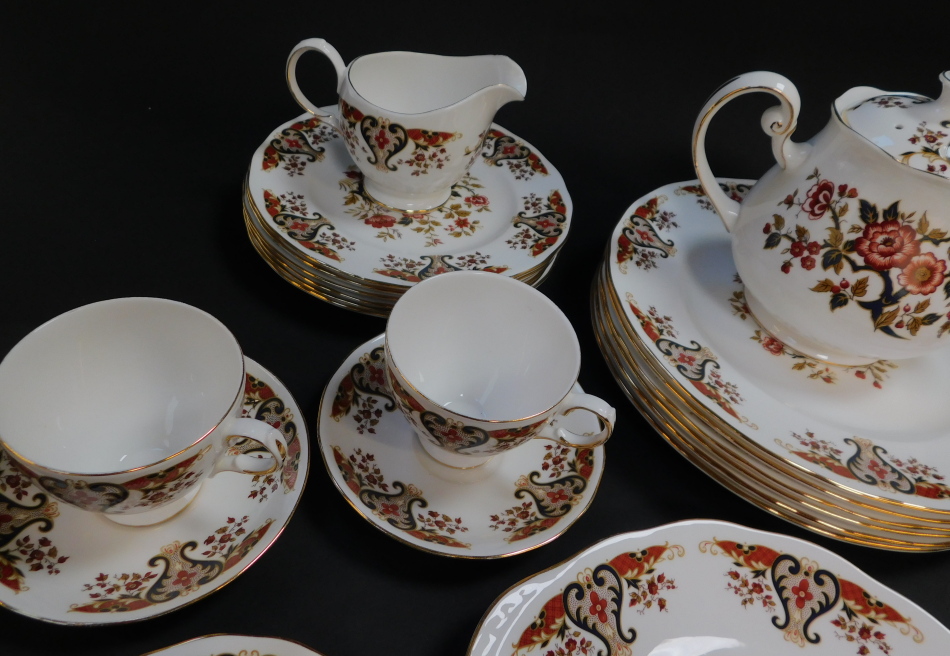 A Colclough porcelain part tea and dinner service decorated in the Royale pattern, No 8525, - Image 3 of 4