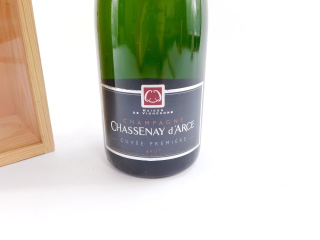 A bottle of Chassenay d'Arce Champagne, Maison de Vignerons, cased. - Image 2 of 4