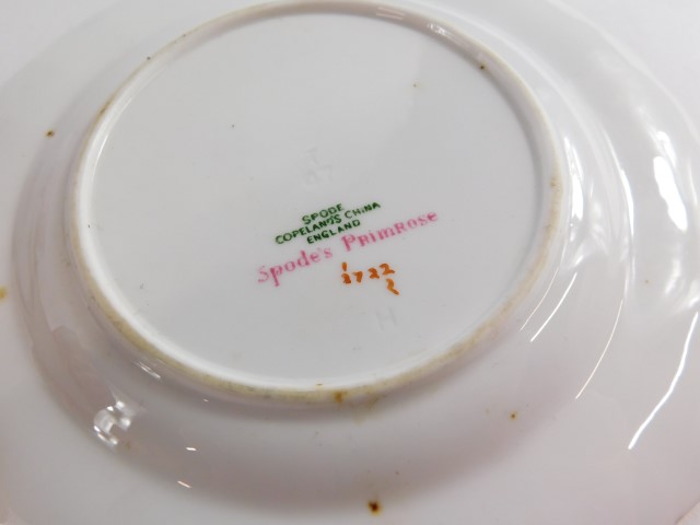 A Copeland Spode porcelain part tea service decorated in the Spode's Primrose pattern, pattern no - Image 5 of 5