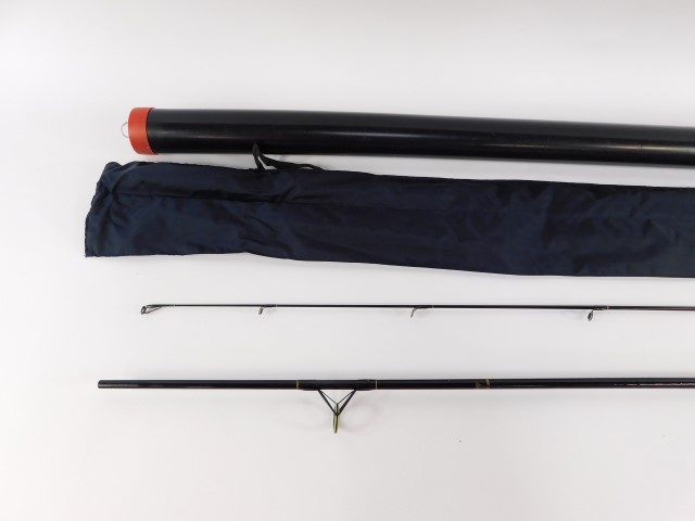 A Victor Internatioanl spinning rod, two piece, 80cm, with bag and rod tube. - Image 3 of 4