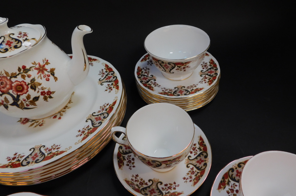 A Colclough porcelain part tea and dinner service decorated in the Royale pattern, No 8525, - Image 2 of 4