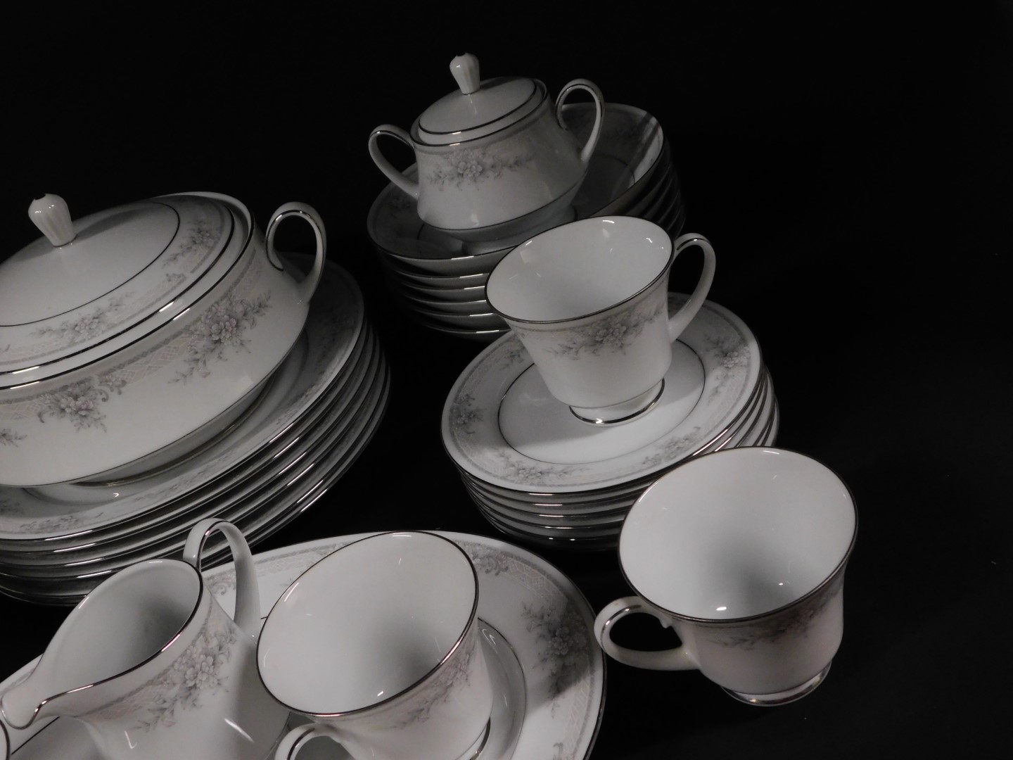 A Noritake porcelain part dinner and tea service decorated in the Sweet Leilani pattern, Legendary - Image 2 of 4