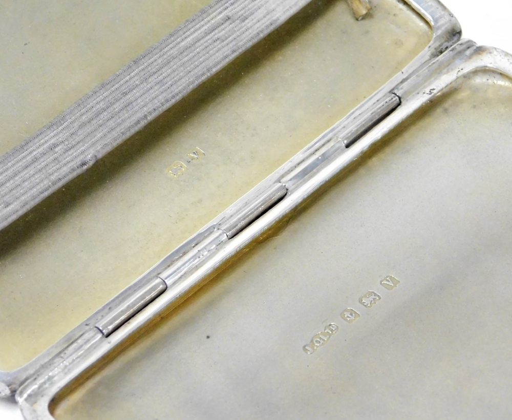 A George VI silver cigarette case, with engine turned decoration and rectangular initialled panel, m - Bild 2 aus 2