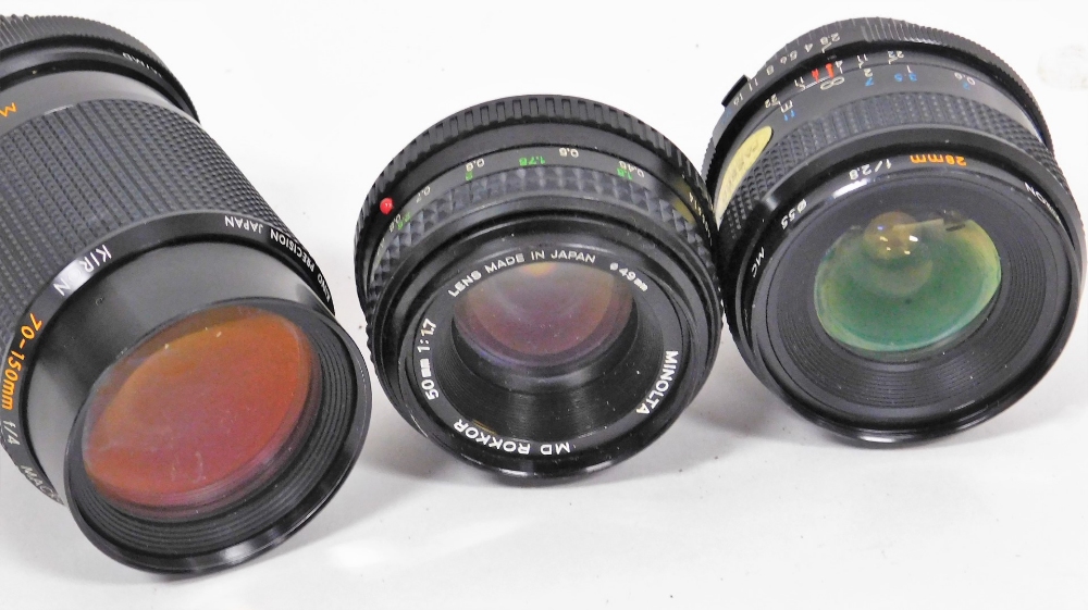 A small group of camera equipment, comprising a Minolta XD7 camera, with a Sigma 1-4/5.6 200mm multi - Bild 4 aus 4