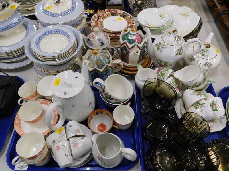 Part dinner wares, to include Royal Semi porcelain Ridgways part tea wares, to include Regency Lilly