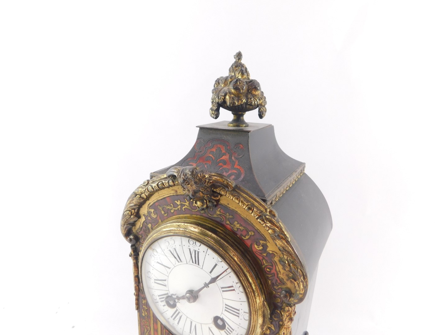 A French late 19thC Boulle mantel clock, circular enamel dial bearing Roman and Arabic numerals, eig - Bild 2 aus 5