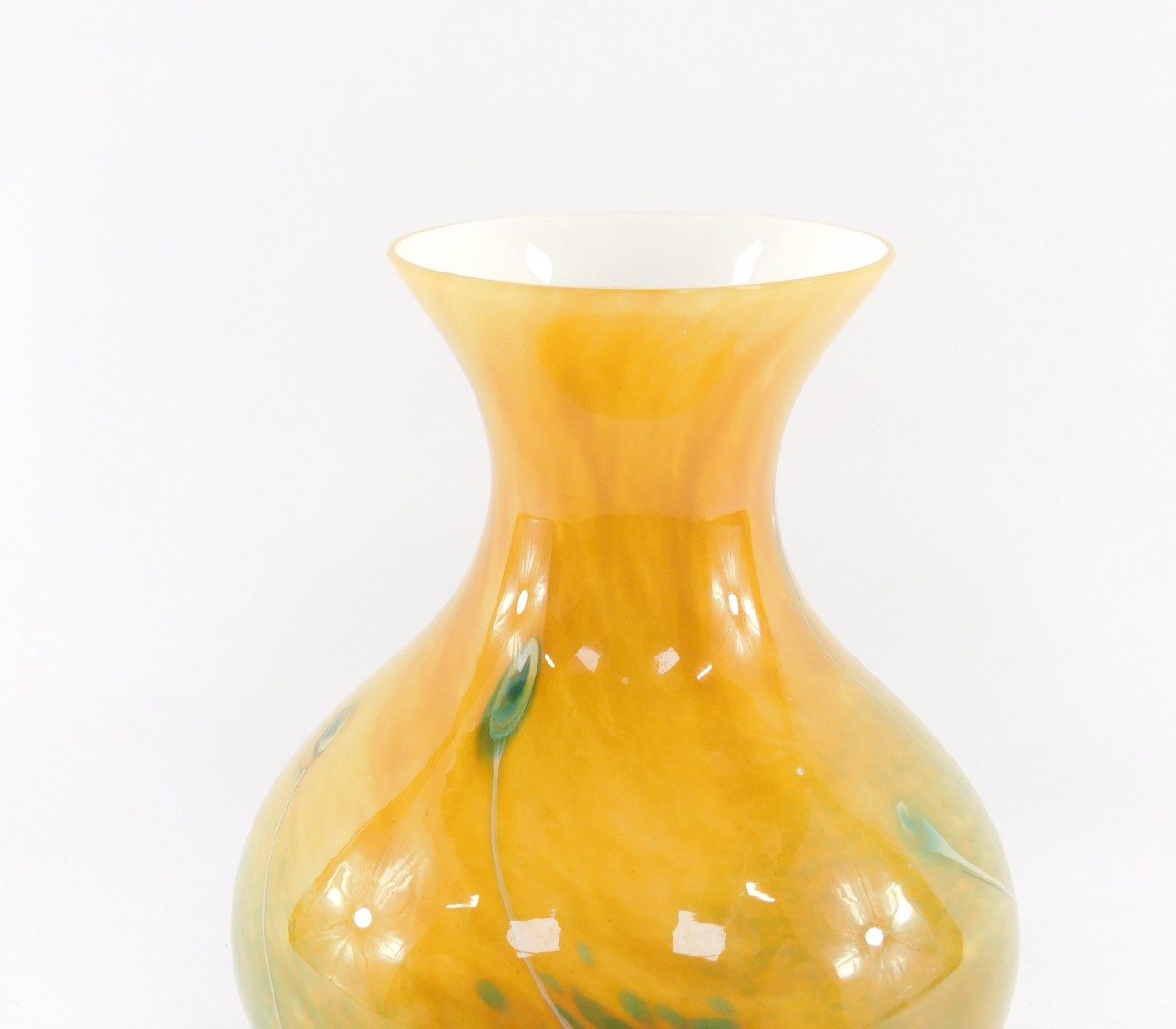 A Soisy Essonne glass vase decorated in the Esso pattern, of baluster form, etched mark, 21cm high. - Bild 3 aus 5