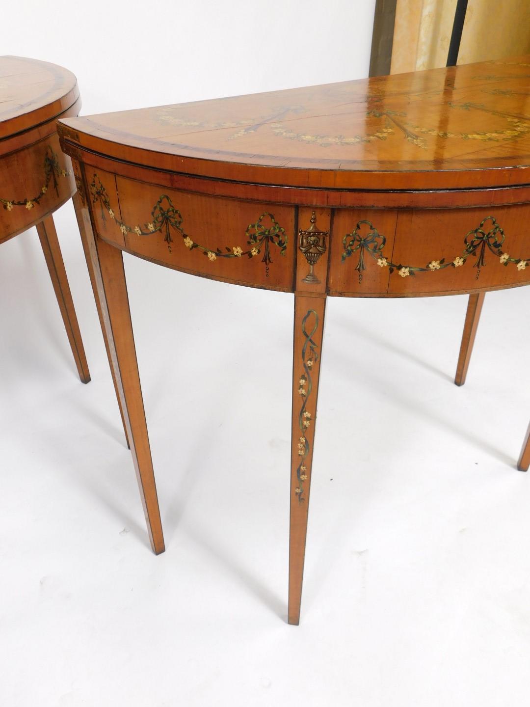 A pair of 19thC Sheraton revival hand painted satinwood demi lune card tables, with baize lined fold - Bild 5 aus 15