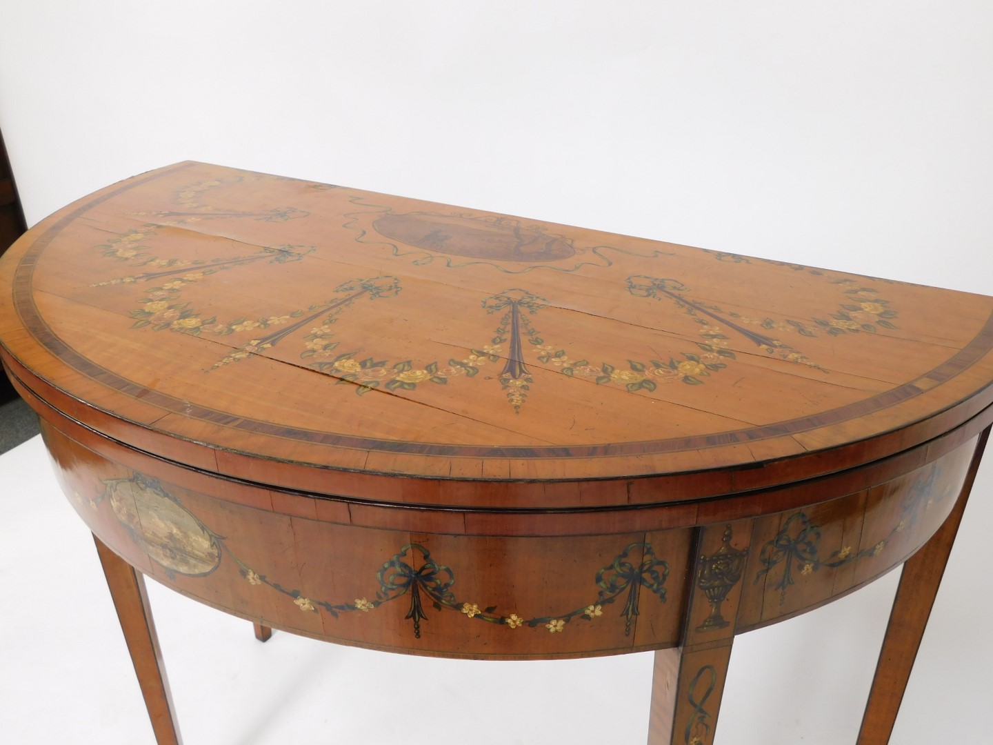 A pair of 19thC Sheraton revival hand painted satinwood demi lune card tables, with baize lined fold - Bild 11 aus 15