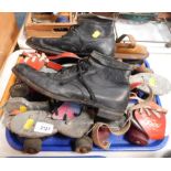 Assorted roller skates to include vintage pairs. (1 tray)