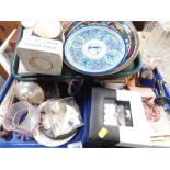 General household effects, to include a Seiko quartz wristwatch, clock, Majolica style plate, tin