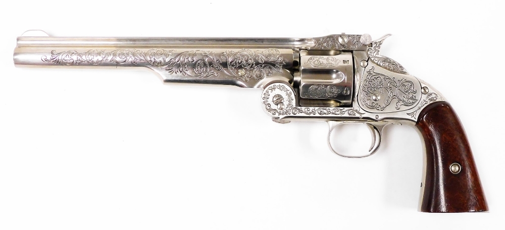 A fine replica of the Colt .44 calibre Revolver, numbered 20029, with mahogany handle. A copy of the - Bild 2 aus 4