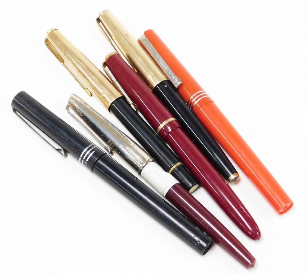 A group of Parker and other fountain pens, to include two Parker fountain pens with gold coloured to