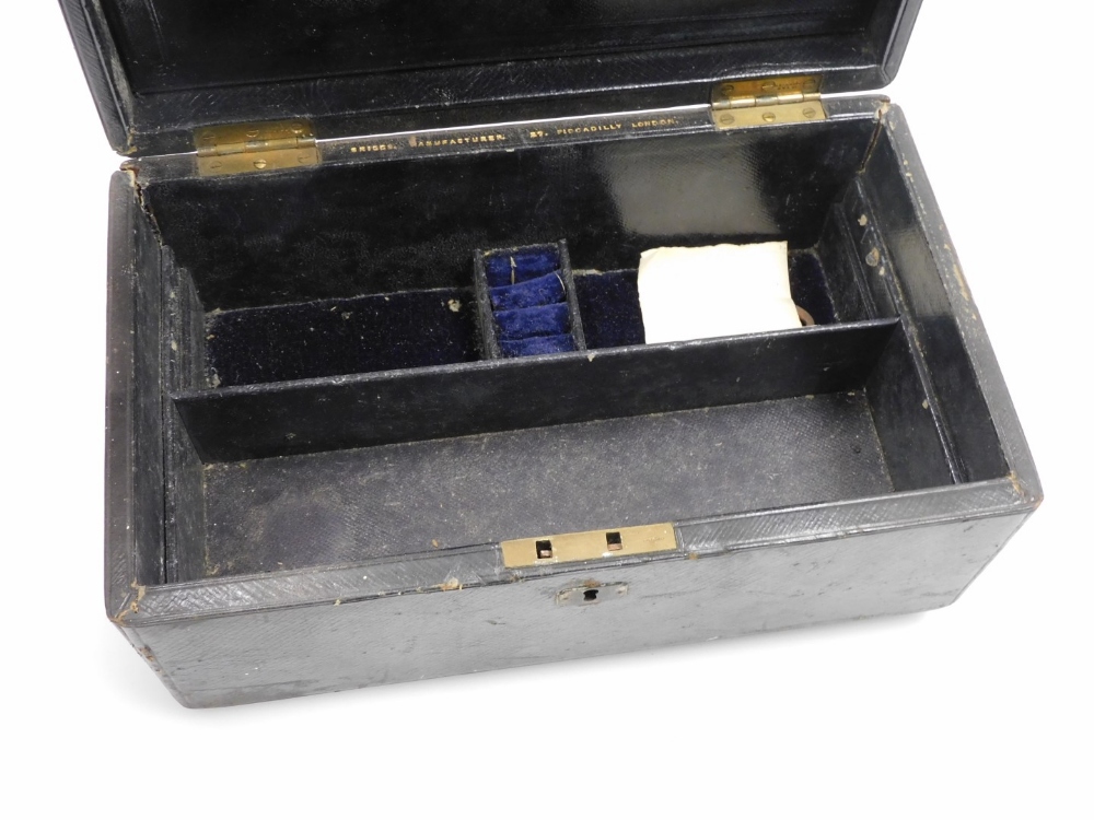 A black leather writing box, with single key hinged lock, with a blue lined interior, stamped Briggs - Bild 3 aus 5