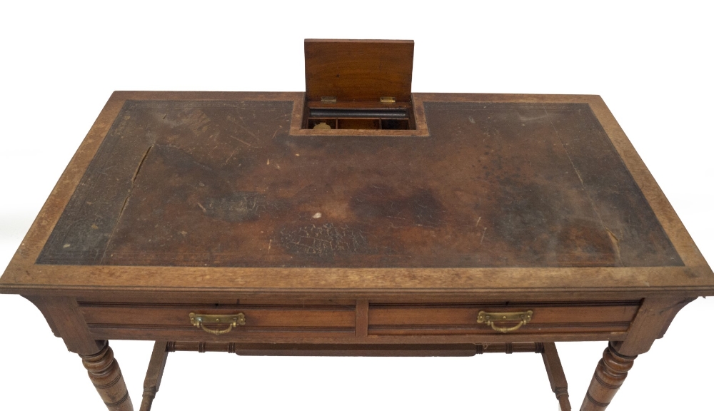 A late 19thC American walnut chamber or writing table by Gillows of Lancaster, having leather moulde - Bild 3 aus 4